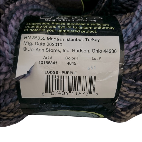 Lodge Sensations yarn 2 skeins purple - Picture 3 of 5